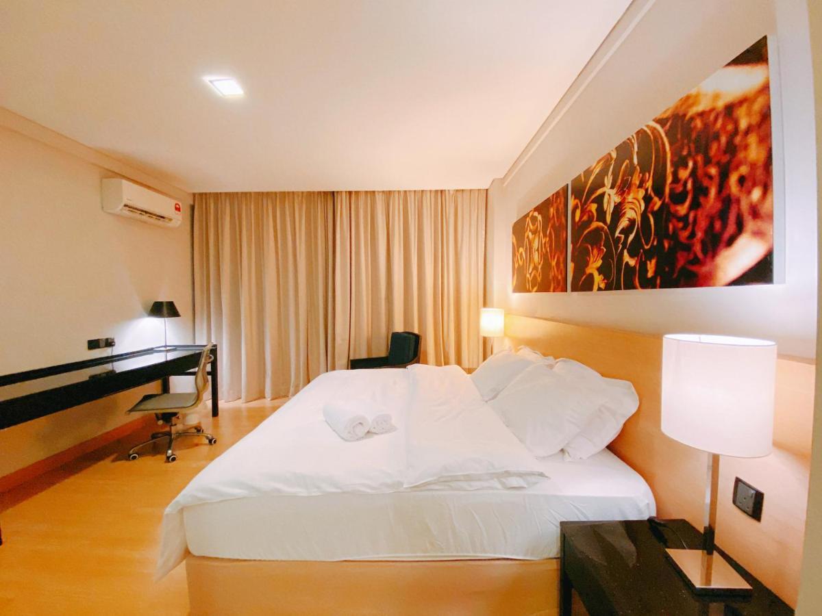 Straits Suite By C Homestay ملقا المظهر الخارجي الصورة