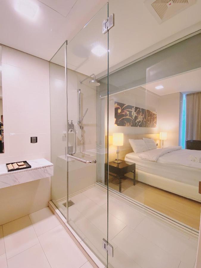 Straits Suite By C Homestay ملقا المظهر الخارجي الصورة